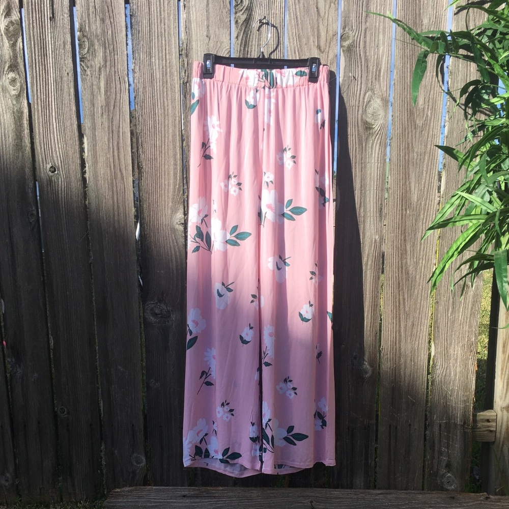 3 for 15 🦠 Floral print pink pants